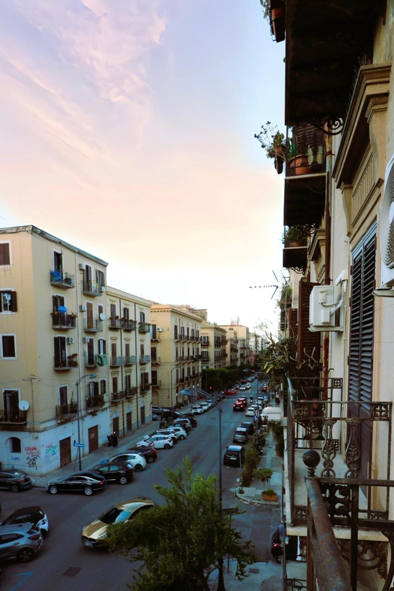 Area 52 Storia Ed Eleganza Vicino Ai Teatri Palermo Exterior foto